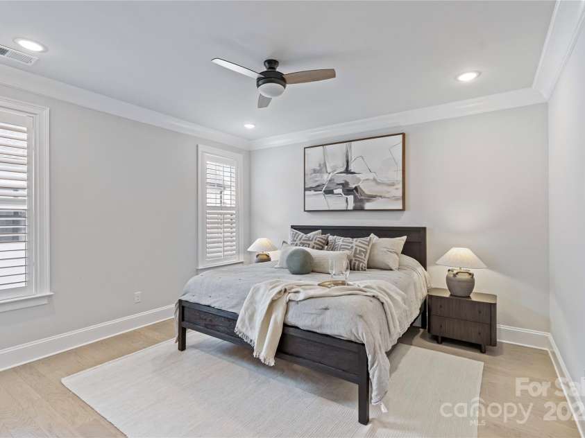 1111 Parkside Greenway Drive, Charlotte, NC 28209.  MLS# CAR4278048, YatesRealty ID 26583. 