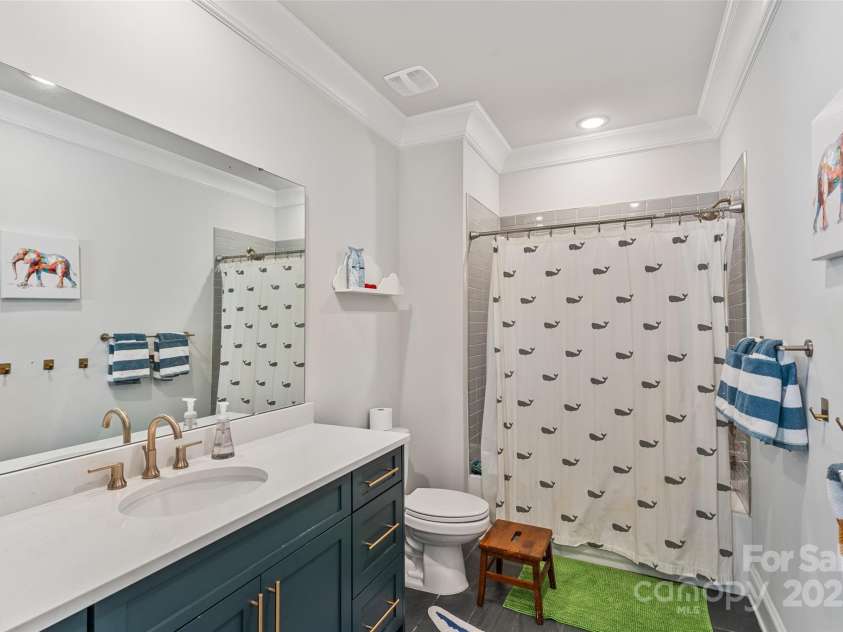 1111 Parkside Greenway Drive, Charlotte, NC 28209.  MLS# CAR4278048, YatesRealty ID 26583. 