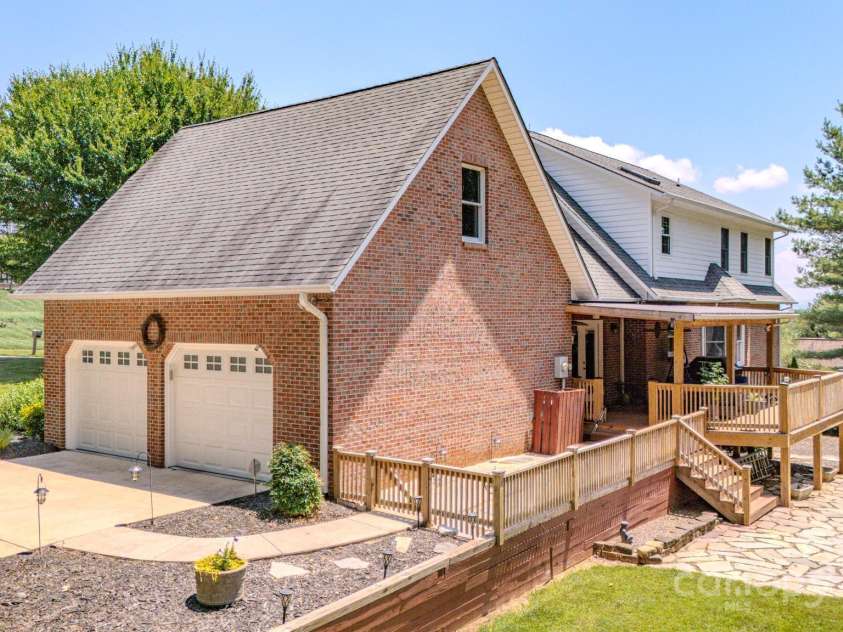 74 Challedon Drive, Candler, NC 28715.  MLS# CAR4276215, YatesRealty ID 26584. 