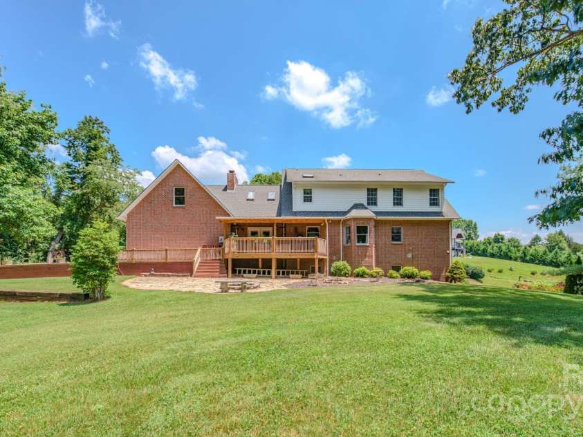 74 Challedon Drive, Candler, NC 28715.  MLS# CAR4276215, YatesRealty ID 26584. 