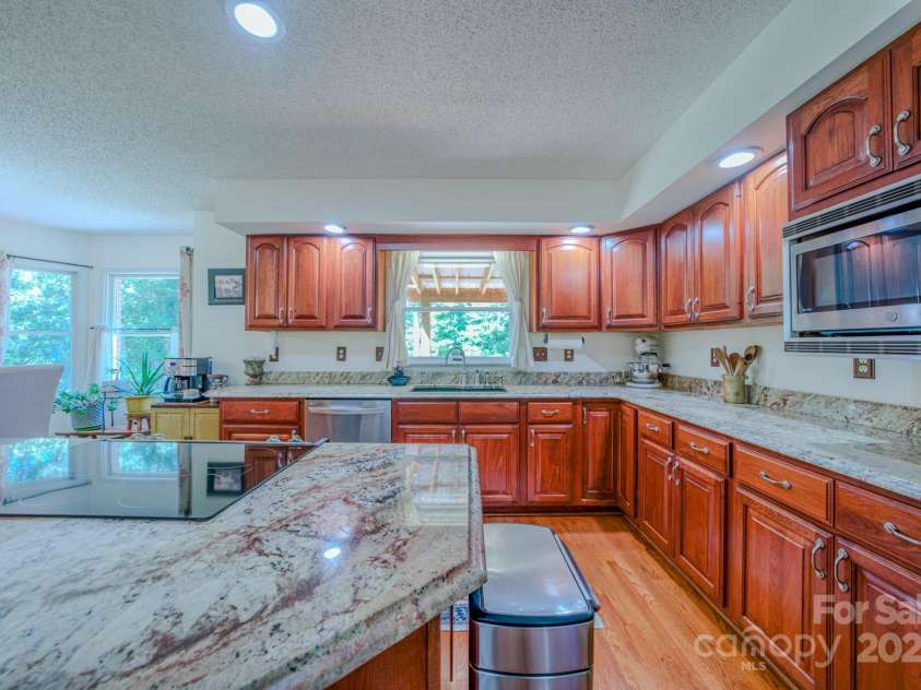 74 Challedon Drive, Candler, NC 28715.  MLS# CAR4276215, YatesRealty ID 26584. 