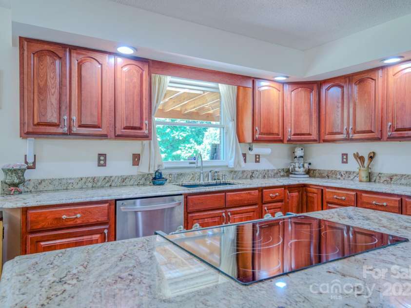 74 Challedon Drive, Candler, NC 28715.  MLS# CAR4276215, YatesRealty ID 26584. 