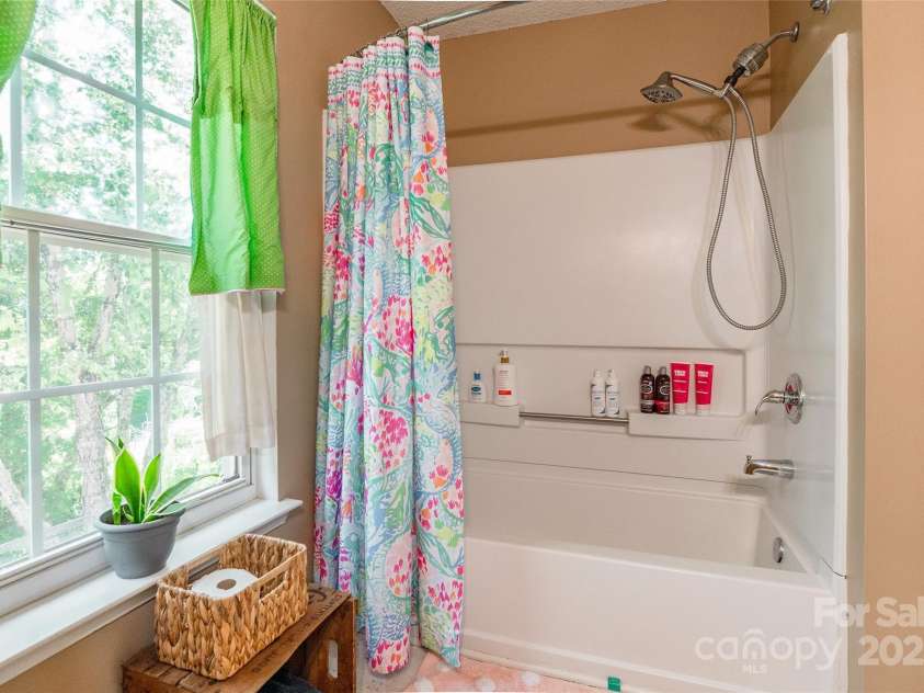 1274 Winding Path Road, Clover, SC 29710.  MLS# CAR4276409, YatesRealty ID 26585. 