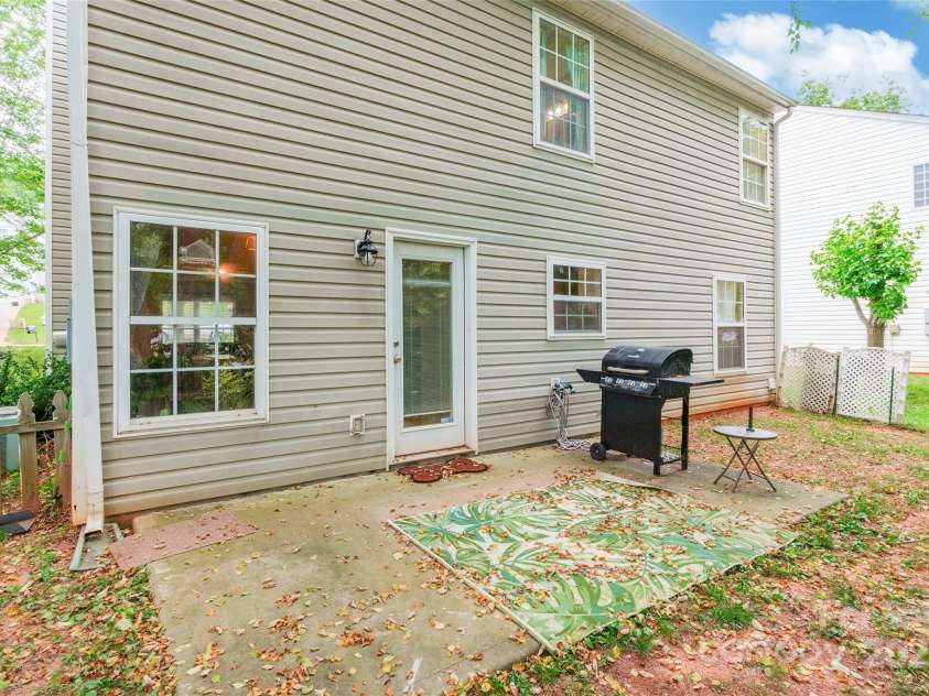 1274 Winding Path Road, Clover, SC 29710.  MLS# CAR4276409, YatesRealty ID 26585. 