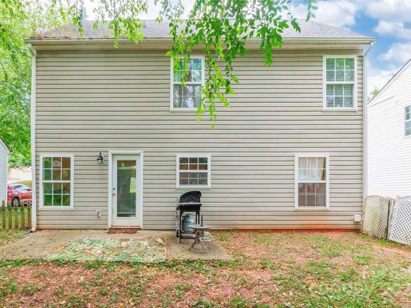 1274 Winding Path Road, Clover, SC 29710.  MLS# CAR4276409, YatesRealty ID 26585. 