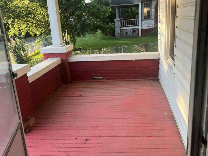 325 N Caldwell Avenue, Newton, NC 28658.  MLS# CAR4277436, YatesRealty ID 26586. 