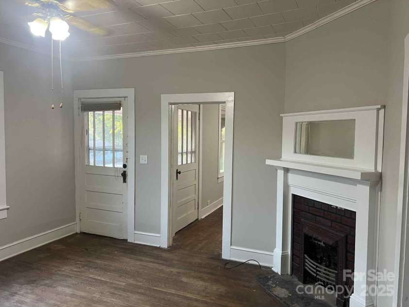 325 N Caldwell Avenue, Newton, NC 28658.  MLS# CAR4277436, YatesRealty ID 26586. 
