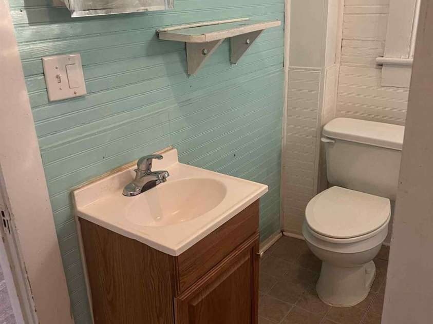 325 N Caldwell Avenue, Newton, NC 28658.  MLS# CAR4277436, YatesRealty ID 26586. 