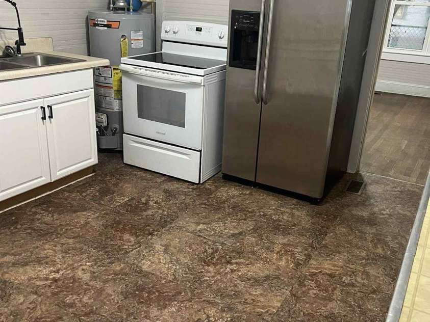 325 N Caldwell Avenue, Newton, NC 28658.  MLS# CAR4277436, YatesRealty ID 26586. 