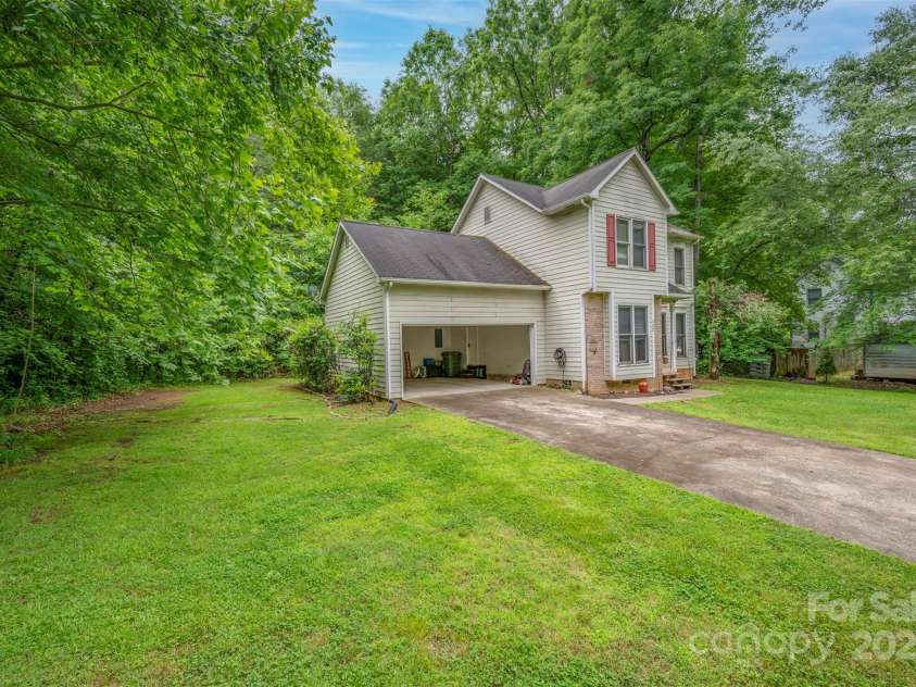 122 Overbrook Drive, Spindale, NC 28160.  MLS# CAR4269507, YatesRealty ID 26587. 