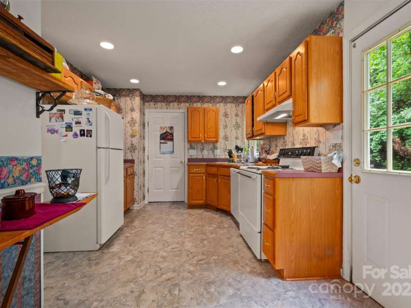 122 Overbrook Drive, Spindale, NC 28160.  MLS# CAR4269507, YatesRealty ID 26587. 