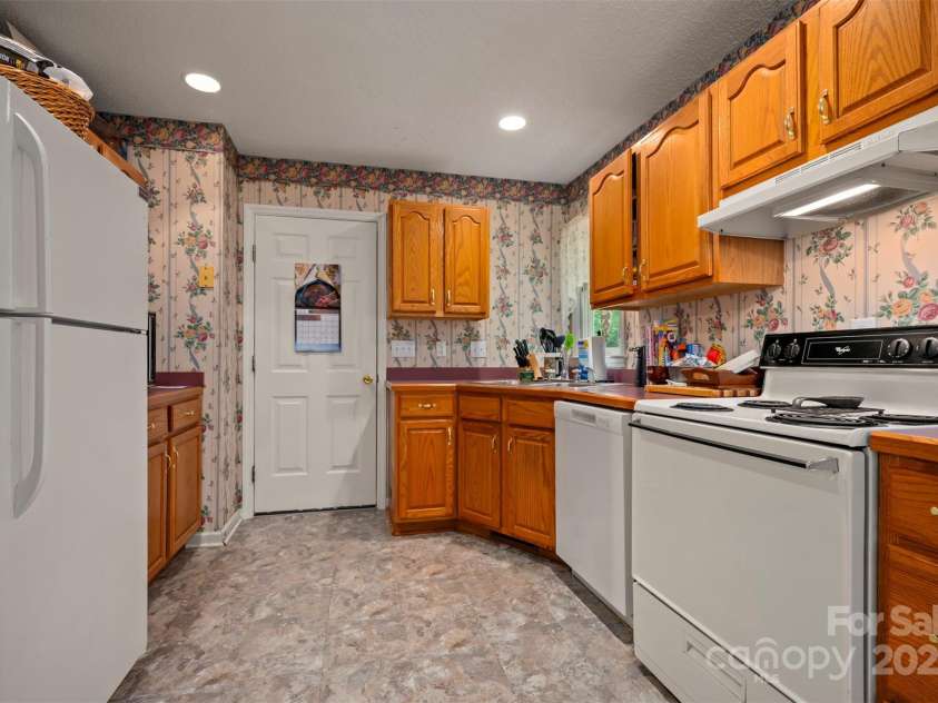 122 Overbrook Drive, Spindale, NC 28160.  MLS# CAR4269507, YatesRealty ID 26587. 