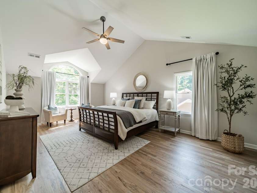 7240 Cobblecreek Drive, Matthews, NC 28104.  MLS# CAR4382665, YatesRealty ID 26588. 