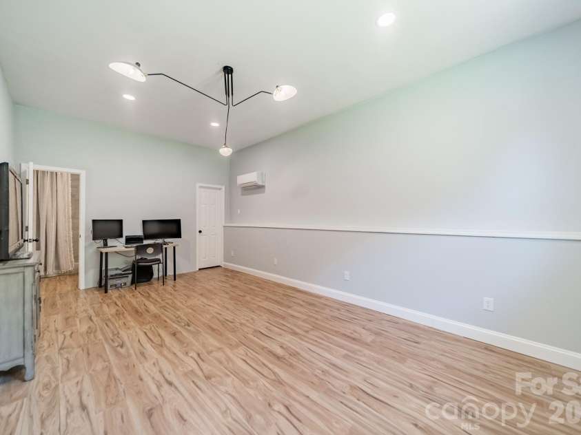 7240 Cobblecreek Drive, Matthews, NC 28104.  MLS# CAR4382665, YatesRealty ID 26588. 