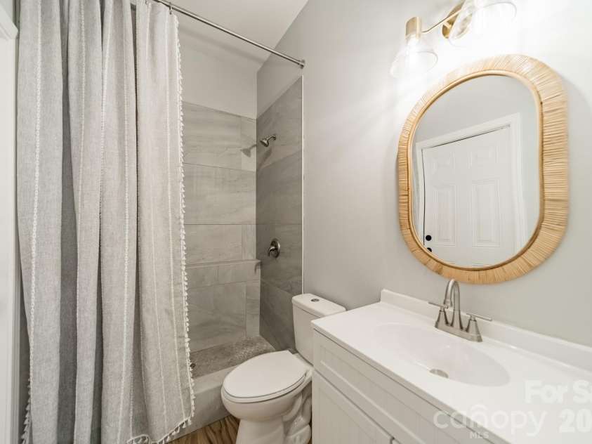 7240 Cobblecreek Drive, Matthews, NC 28104.  MLS# CAR4382665, YatesRealty ID 26588. 