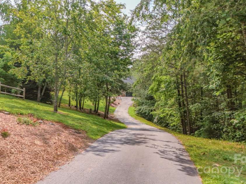 29 Lancaster Lane, Weaverville, NC 28787.  MLS# CAR4263615, YatesRealty ID 26589. 