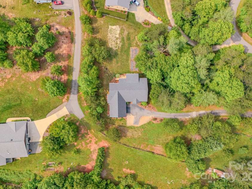 29 Lancaster Lane, Weaverville, NC 28787.  MLS# CAR4263615, YatesRealty ID 26589. 