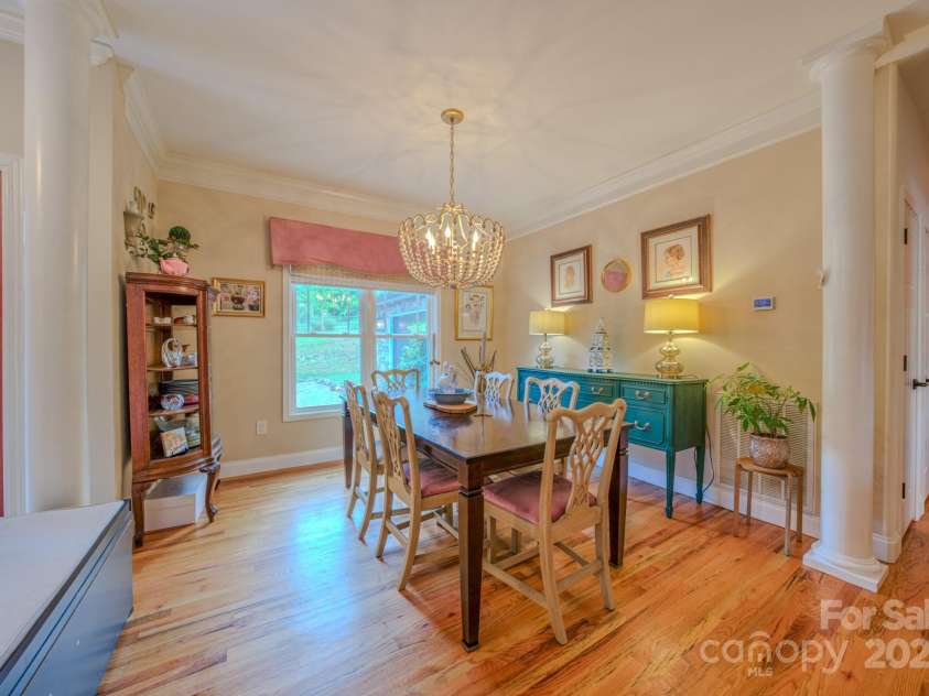 29 Lancaster Lane, Weaverville, NC 28787.  MLS# CAR4263615, YatesRealty ID 26589. Dinning