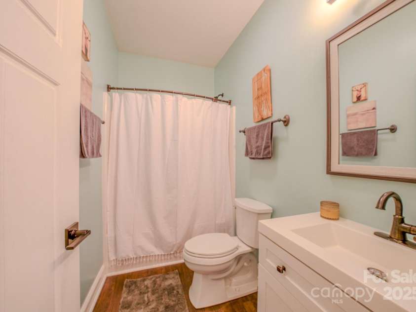 29 Lancaster Lane, Weaverville, NC 28787.  MLS# CAR4263615, YatesRealty ID 26589. Full bath main