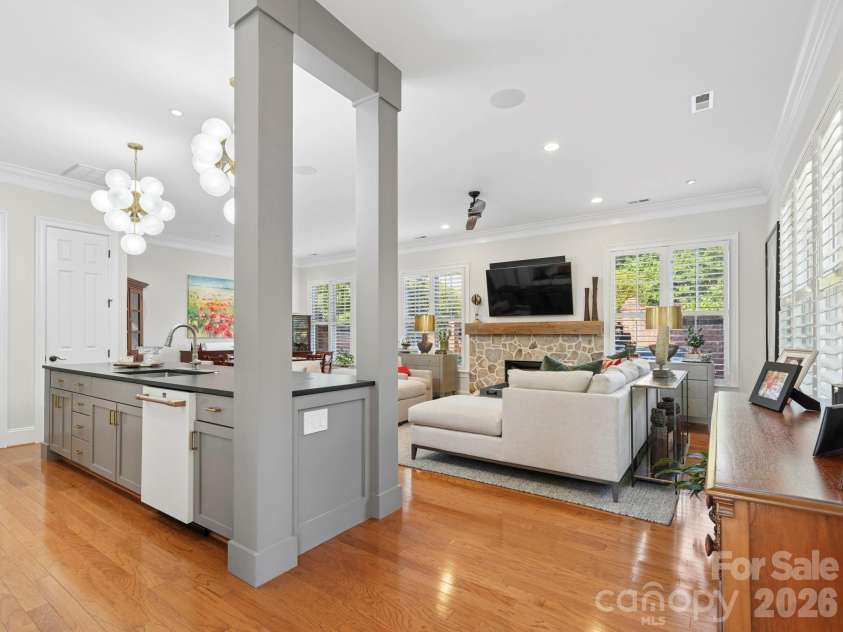 6826 Louisburg Square Lane, Charlotte, NC 28210.  MLS# CAR4384543, YatesRealty ID 26589. 