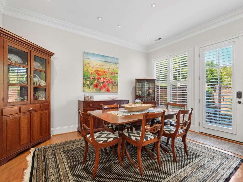 6826 Louisburg Square Lane, Charlotte, NC 28210.  MLS# CAR4384543, YatesRealty ID 26589. 