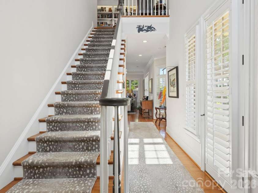 6826 Louisburg Square Lane, Charlotte, NC 28210.  MLS# CAR4384543, YatesRealty ID 26589. 