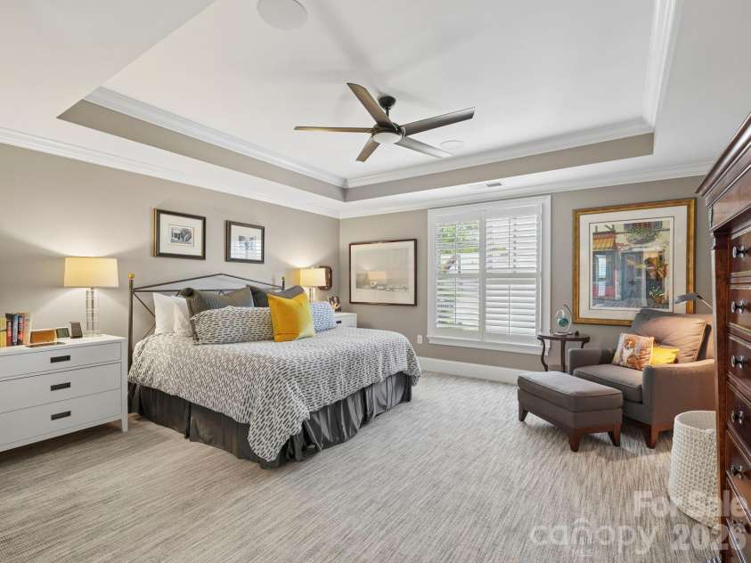 6826 Louisburg Square Lane, Charlotte, NC 28210.  MLS# CAR4384543, YatesRealty ID 26589. 