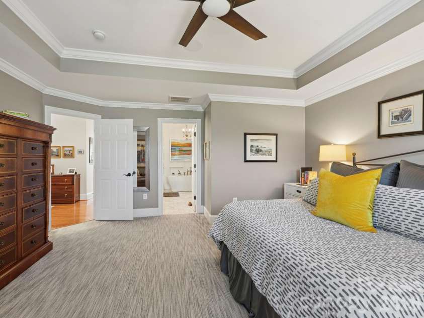 6826 Louisburg Square Lane, Charlotte, NC 28210.  MLS# CAR4384543, YatesRealty ID 26589. 