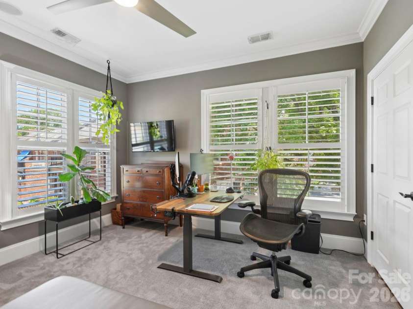 6826 Louisburg Square Lane, Charlotte, NC 28210.  MLS# CAR4384543, YatesRealty ID 26589. 