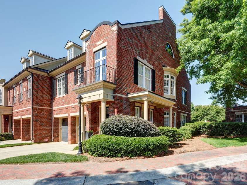6826 Louisburg Square Lane, Charlotte, NC 28210.  MLS# CAR4384543, YatesRealty ID 26589. 