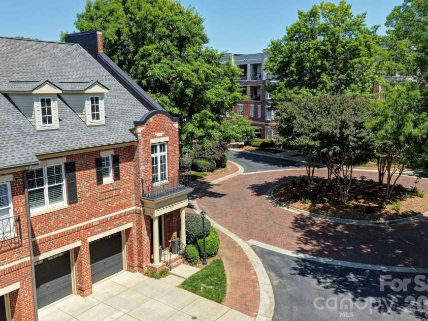 6826 Louisburg Square Lane, Charlotte, NC 28210.  MLS# CAR4384543, YatesRealty ID 26589. 