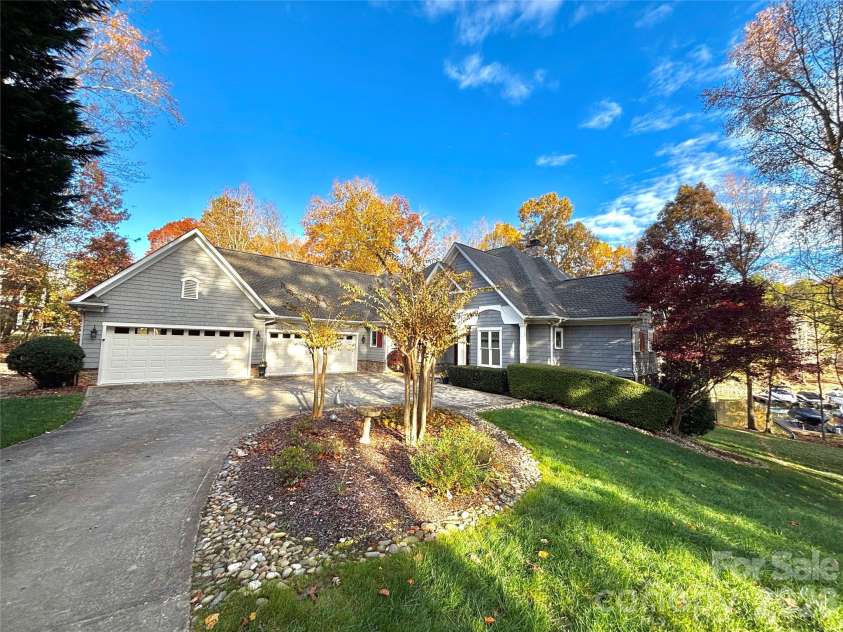 119 Whaling Lane, Mooresville, NC 28117.  MLS# CAR4321818, YatesRealty ID 2659. 