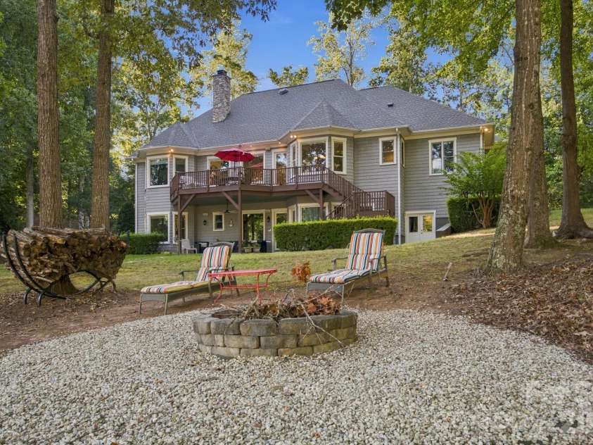 119 Whaling Lane, Mooresville, NC 28117.  MLS# CAR4430959, YatesRealty ID 2659. Fire Pit area