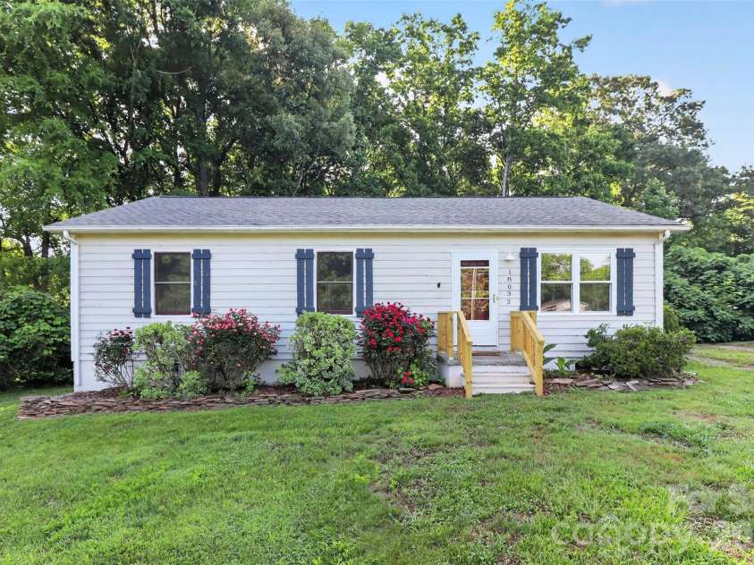 18032 Barnhardt Road, Davidson, NC 28036.  MLS# CAR4386667, YatesRealty ID 26590. 