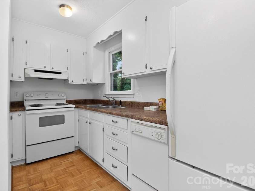 18032 Barnhardt Road, Davidson, NC 28036.  MLS# CAR4386667, YatesRealty ID 26590. 