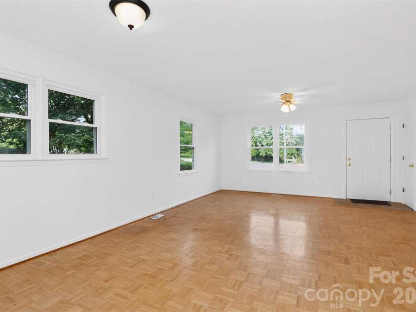 18032 Barnhardt Road, Davidson, NC 28036.  MLS# CAR4386667, YatesRealty ID 26590. 