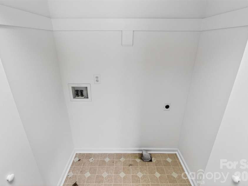 18032 Barnhardt Road, Davidson, NC 28036.  MLS# CAR4386667, YatesRealty ID 26590. 