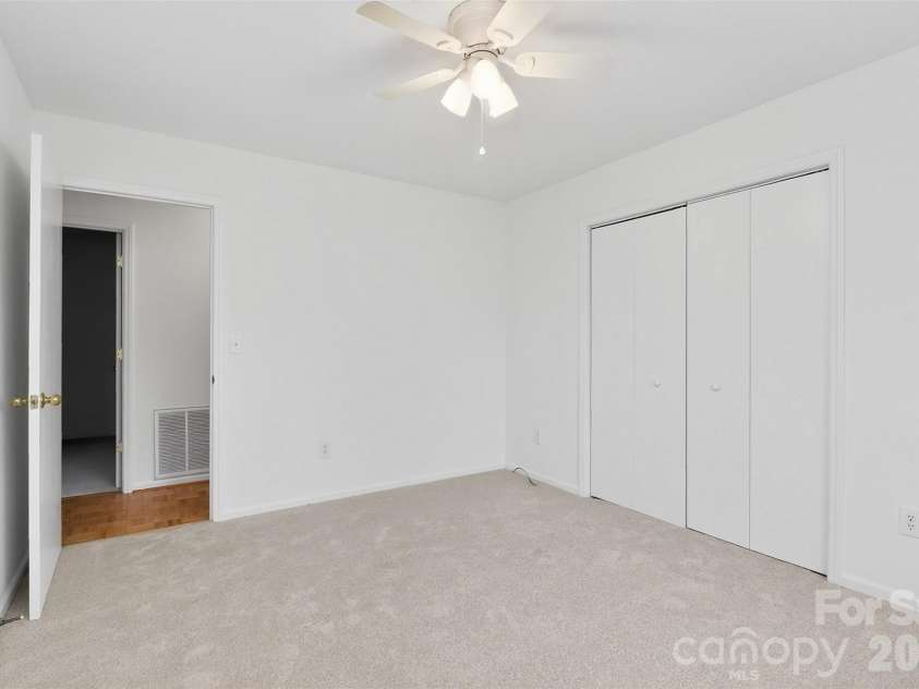 18032 Barnhardt Road, Davidson, NC 28036.  MLS# CAR4386667, YatesRealty ID 26590. 
