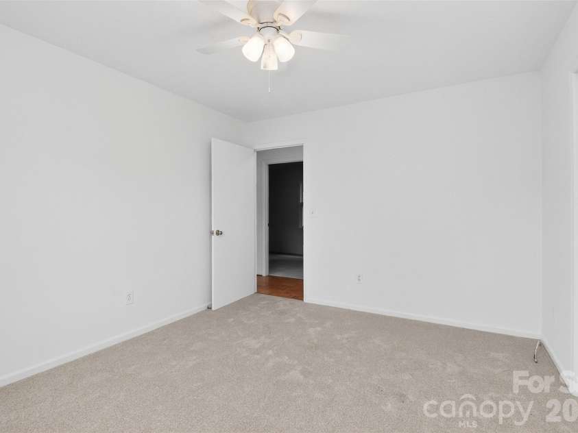 18032 Barnhardt Road, Davidson, NC 28036.  MLS# CAR4386667, YatesRealty ID 26590. 