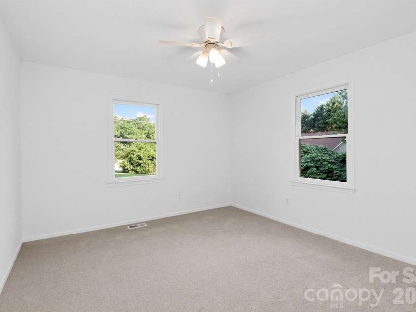 18032 Barnhardt Road, Davidson, NC 28036.  MLS# CAR4386667, YatesRealty ID 26590. 