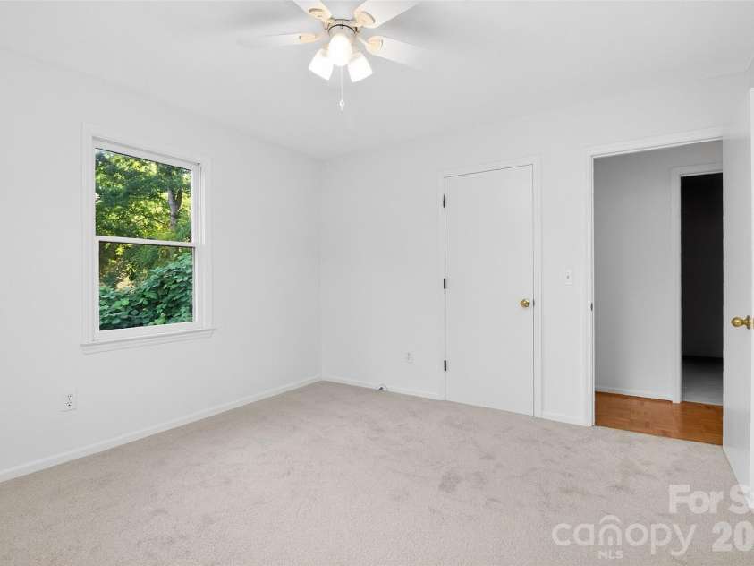 18032 Barnhardt Road, Davidson, NC 28036.  MLS# CAR4386667, YatesRealty ID 26590. 