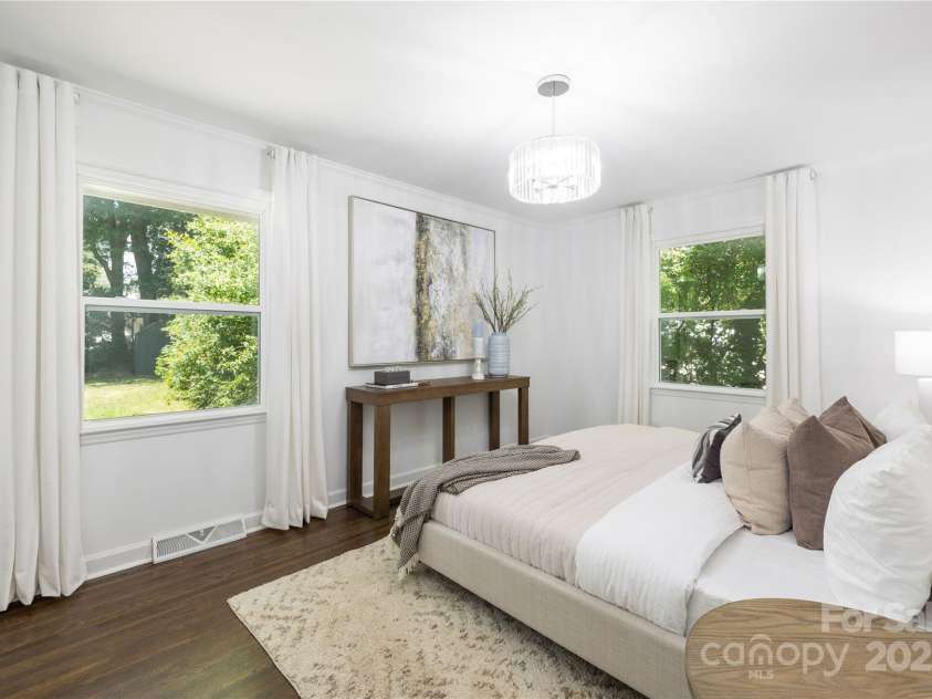 4017 Sulkirk Road, Charlotte, NC 28210.  MLS# CAR4272822, YatesRealty ID 26590. 