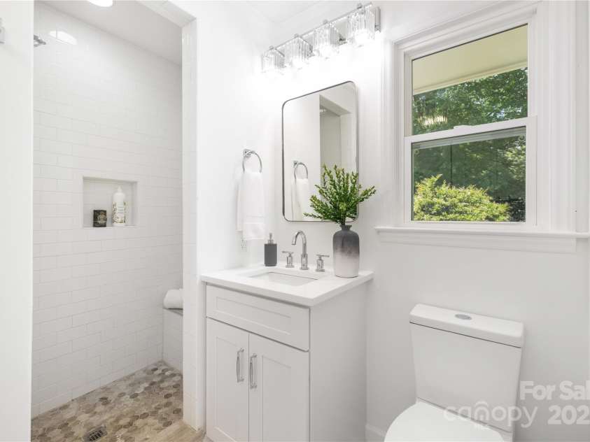 4017 Sulkirk Road, Charlotte, NC 28210.  MLS# CAR4272822, YatesRealty ID 26590. 