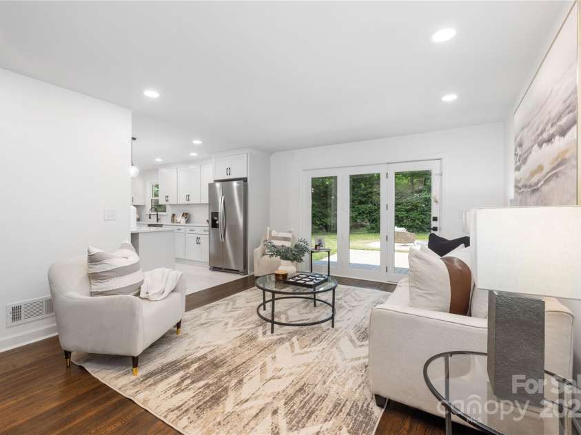 4017 Sulkirk Road, Charlotte, NC 28210.  MLS# CAR4272822, YatesRealty ID 26590. 