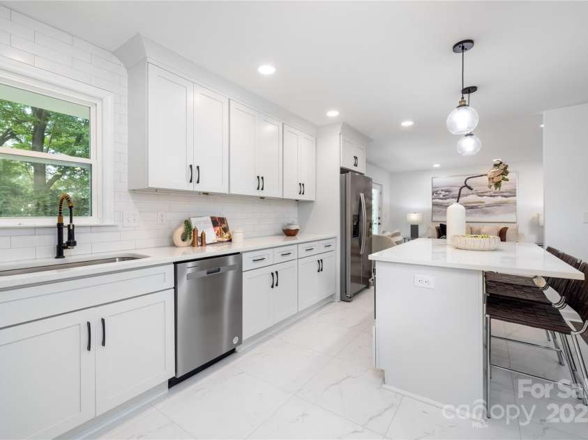 4017 Sulkirk Road, Charlotte, NC 28210.  MLS# CAR4272822, YatesRealty ID 26590. 