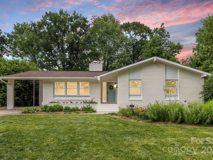 4017 Sulkirk Road, Charlotte, NC 28210.  MLS# CAR4272822, YatesRealty ID 26590. Welcome Home!!!