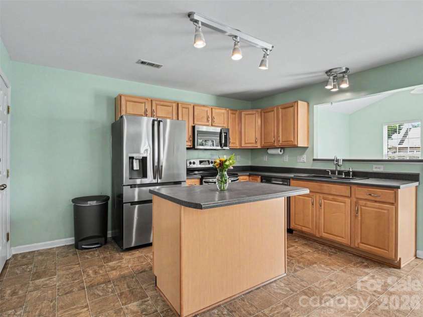 156 Barrington Drive, Mount Holly, NC 28120.  MLS# CAR4386064, YatesRealty ID 26591. Kitchen