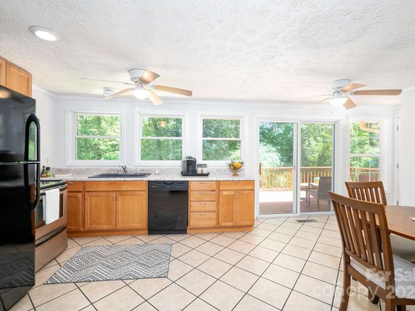 35 Pope Road, Brevard, NC 28712.  MLS# CAR4261354, YatesRealty ID 26591. Cute Kitchen