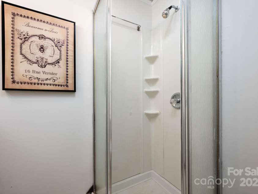 35 Pope Road, Brevard, NC 28712.  MLS# CAR4261354, YatesRealty ID 26591. Walk in Shower