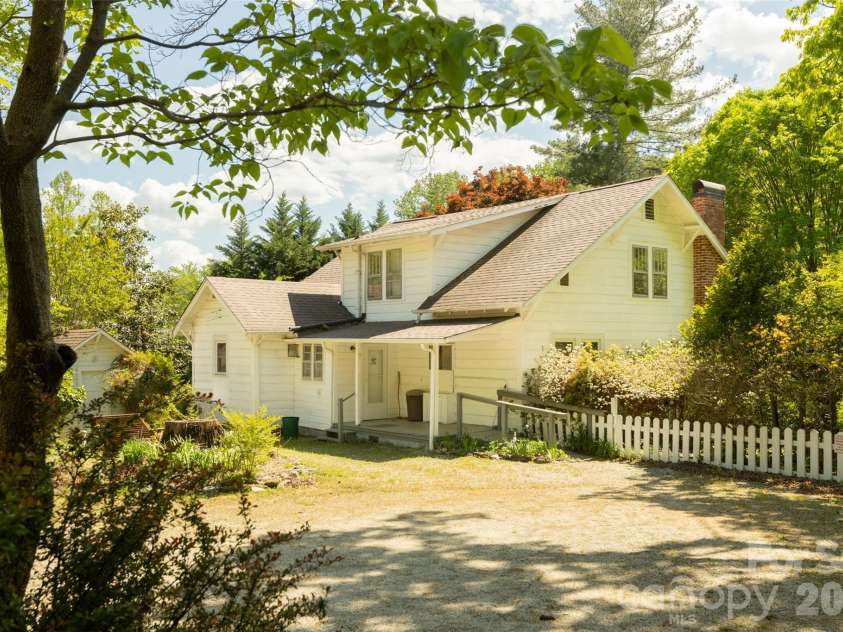 484 Yancey Road, Marion, NC 28752.  MLS# CAR4379221, YatesRealty ID 26592. 